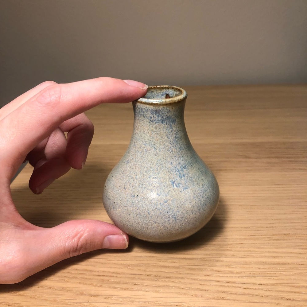 Cute tiny vase!